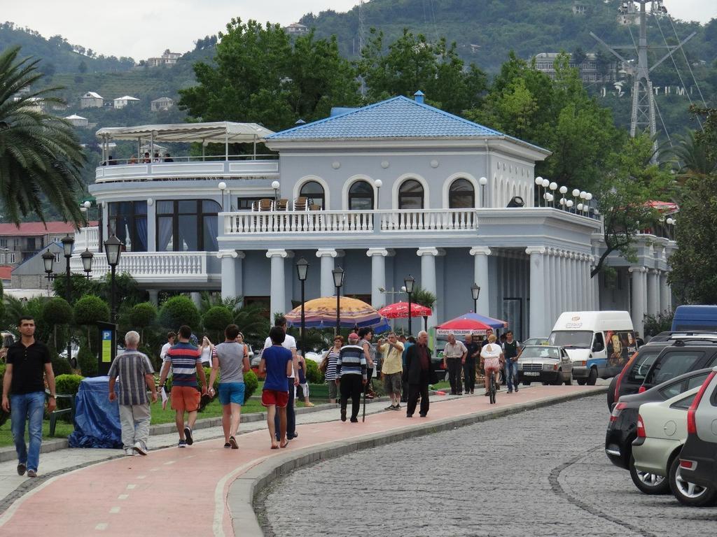 Batumi Summer Hotel Εξωτερικό φωτογραφία